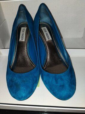 Ultra Turquoise blue suede Kitten heels by Steve Madden